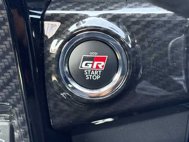 トヨタ コペン GRスポーツ 大分県 2020(令2)年 2.5万km パールホワイトⅢ ・トヨタ純正ナビ(CD/DVD/SD/BT)/・バックモニター/・フルセグテレビ/・シートヒーター/・レカロシート/・HKSマフラー/・BBSホイール/・GRフロアマット/・GRシートベルトカバー/・パドルシフト/・ステアリングリモコン/・オートエアコン/・スマートキー/・プッシュスタート/・アイドリングストップ