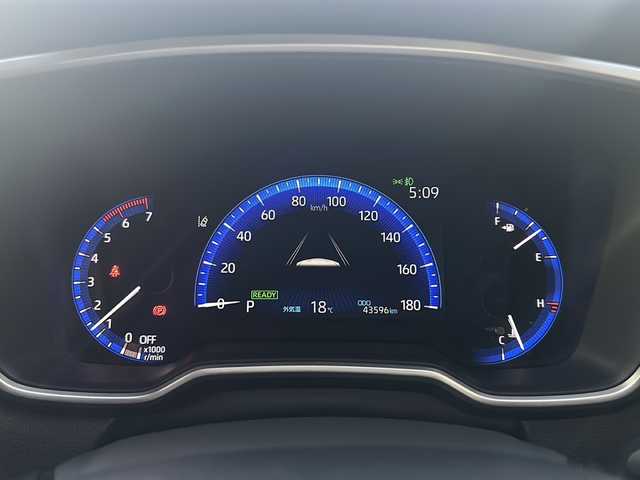 トヨタ カローラ クロス ハイブリッド Z 佐賀県 2022(令4)年 4.4万km アティチュードブラックマイカ エンジンスタートボタン/保証書/取扱説明書/記録簿/スマートキー/スペアキー有/追従走行付きクルーズコントロール/Bluetooth接続/USB入力端子/ビルトインETC/バックカメラ/TV/純正ナビ/電動リアゲート/前後ドライブレコーダー/運転席パワーシート/前席シートヒーター/純正フロアマット/ルーフレール/ABS/横滑り防止装置/前後コーナーセンサー/レーンキープアシスト/盗難防止装置/オートライト/オートマチックハイビーム/LEDライト/衝突被害軽減システム/ステアリングスイッチ/パーキングサポートブレーキ/道路標識認識アシスト機能/ブレーキホールド