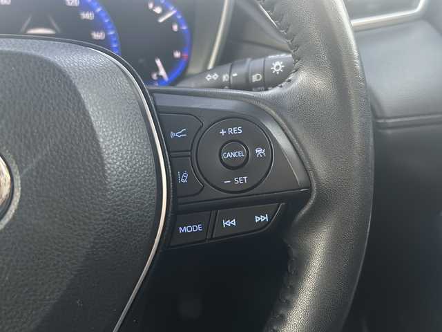 トヨタ カローラ クロス ハイブリッド Z 佐賀県 2022(令4)年 4.4万km アティチュードブラックマイカ エンジンスタートボタン/保証書/取扱説明書/記録簿/スマートキー/スペアキー有/追従走行付きクルーズコントロール/Bluetooth接続/USB入力端子/ビルトインETC/バックカメラ/TV/純正ナビ/電動リアゲート/前後ドライブレコーダー/運転席パワーシート/前席シートヒーター/純正フロアマット/ルーフレール/ABS/横滑り防止装置/前後コーナーセンサー/レーンキープアシスト/盗難防止装置/オートライト/オートマチックハイビーム/LEDライト/衝突被害軽減システム/ステアリングスイッチ/パーキングサポートブレーキ/道路標識認識アシスト機能/ブレーキホールド