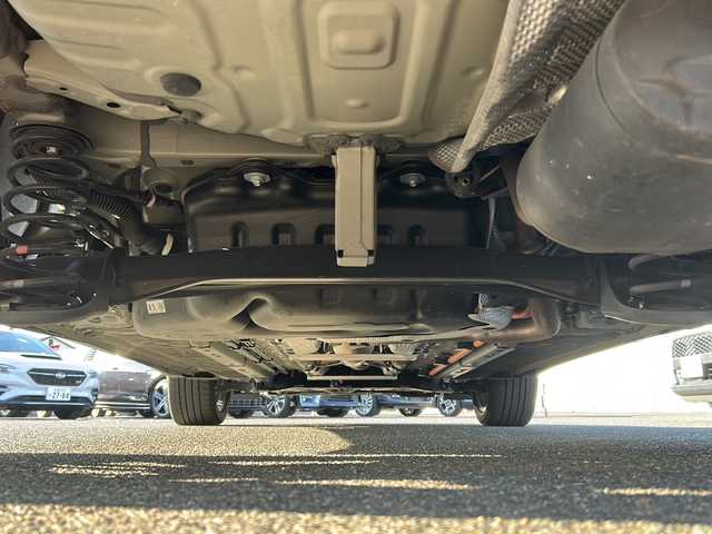 トヨタ カローラ クロス ハイブリッド Z 佐賀県 2022(令4)年 4.4万km アティチュードブラックマイカ エンジンスタートボタン/保証書/取扱説明書/記録簿/スマートキー/スペアキー有/追従走行付きクルーズコントロール/Bluetooth接続/USB入力端子/ビルトインETC/バックカメラ/TV/純正ナビ/電動リアゲート/前後ドライブレコーダー/運転席パワーシート/前席シートヒーター/純正フロアマット/ルーフレール/ABS/横滑り防止装置/前後コーナーセンサー/レーンキープアシスト/盗難防止装置/オートライト/オートマチックハイビーム/LEDライト/衝突被害軽減システム/ステアリングスイッチ/パーキングサポートブレーキ/道路標識認識アシスト機能/ブレーキホールド