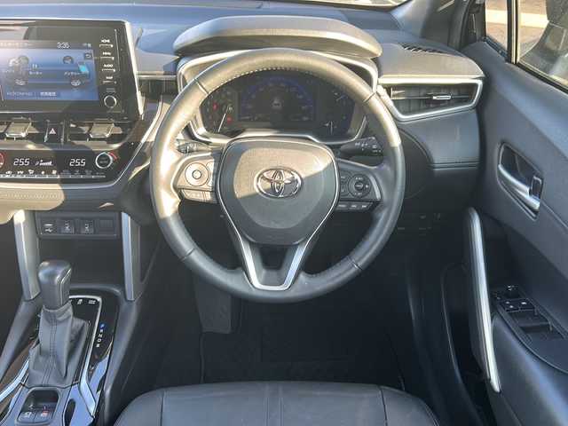 トヨタ カローラ クロス ハイブリッド Z 佐賀県 2022(令4)年 4.4万km アティチュードブラックマイカ エンジンスタートボタン/保証書/取扱説明書/記録簿/スマートキー/スペアキー有/追従走行付きクルーズコントロール/Bluetooth接続/USB入力端子/ビルトインETC/バックカメラ/TV/純正ナビ/電動リアゲート/前後ドライブレコーダー/運転席パワーシート/前席シートヒーター/純正フロアマット/ルーフレール/ABS/横滑り防止装置/前後コーナーセンサー/レーンキープアシスト/盗難防止装置/オートライト/オートマチックハイビーム/LEDライト/衝突被害軽減システム/ステアリングスイッチ/パーキングサポートブレーキ/道路標識認識アシスト機能/ブレーキホールド