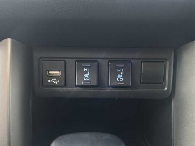 トヨタ カローラ クロス ハイブリッド Z 佐賀県 2022(令4)年 4.4万km アティチュードブラックマイカ エンジンスタートボタン/保証書/取扱説明書/記録簿/スマートキー/スペアキー有/追従走行付きクルーズコントロール/Bluetooth接続/USB入力端子/ビルトインETC/バックカメラ/TV/純正ナビ/電動リアゲート/前後ドライブレコーダー/運転席パワーシート/前席シートヒーター/純正フロアマット/ルーフレール/ABS/横滑り防止装置/前後コーナーセンサー/レーンキープアシスト/盗難防止装置/オートライト/オートマチックハイビーム/LEDライト/衝突被害軽減システム/ステアリングスイッチ/パーキングサポートブレーキ/道路標識認識アシスト機能/ブレーキホールド