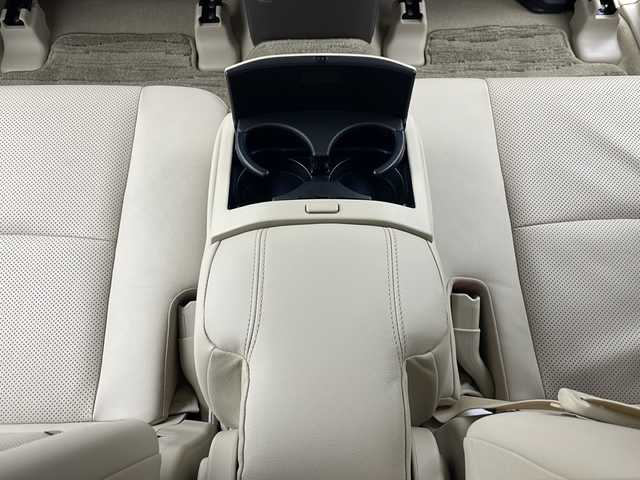 トヨタ ランドクルーザー プラド TX Lパッケージ 秋田県 2018(平30)年 2.8万km ホワイトパールクリスタルシャイン ４WD/純正ナビ【AM/FM/BT/CD/DVD】 /バックカメラ /フルセグTV/ETC2.0/ フロントモデリスタエアロ /サンルーフ /前席パワーシート /衝突被害軽減システム /フロントワイパーデアイサー /横滑り防止装置 /レーンキープアシスト/ヒルディセントコントロール/ダウンヒルアシストコントロール/スマートキー /プッシュスタート/オートエアコン/クリアランスソナー/クルーズコントロール/オートライト/ステアリングリモコン/電格ミラー/革巻きステアリング/ウィンカーミラー/純正フロアマット/ルーフレール/コーナーセンサー/フォグライト/保証書/取り扱い説明書