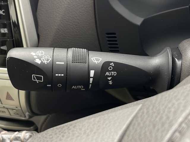 トヨタ ランドクルーザー プラド TX Lパッケージ 秋田県 2018(平30)年 2.8万km ホワイトパールクリスタルシャイン ４WD/純正ナビ【AM/FM/BT/CD/DVD】 /バックカメラ /フルセグTV/ETC2.0/ フロントモデリスタエアロ /サンルーフ /前席パワーシート /衝突被害軽減システム /フロントワイパーデアイサー /横滑り防止装置 /レーンキープアシスト/ヒルディセントコントロール/ダウンヒルアシストコントロール/スマートキー /プッシュスタート/オートエアコン/クリアランスソナー/クルーズコントロール/オートライト/ステアリングリモコン/電格ミラー/革巻きステアリング/ウィンカーミラー/純正フロアマット/ルーフレール/コーナーセンサー/フォグライト/保証書/取り扱い説明書