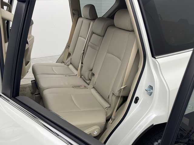 トヨタ ランドクルーザー プラド TX Lパッケージ 秋田県 2018(平30)年 2.8万km ホワイトパールクリスタルシャイン ４WD/純正ナビ【AM/FM/BT/CD/DVD】 /バックカメラ /フルセグTV/ETC2.0/ フロントモデリスタエアロ /サンルーフ /前席パワーシート /衝突被害軽減システム /フロントワイパーデアイサー /横滑り防止装置 /レーンキープアシスト/ヒルディセントコントロール/ダウンヒルアシストコントロール/スマートキー /プッシュスタート/オートエアコン/クリアランスソナー/クルーズコントロール/オートライト/ステアリングリモコン/電格ミラー/革巻きステアリング/ウィンカーミラー/純正フロアマット/ルーフレール/コーナーセンサー/フォグライト/保証書/取り扱い説明書