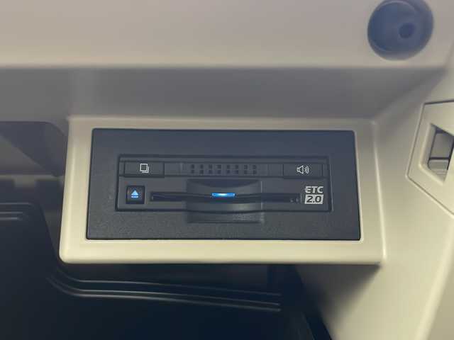 トヨタ ランドクルーザー プラド TX Lパッケージ 秋田県 2018(平30)年 2.8万km ホワイトパールクリスタルシャイン ４WD/純正ナビ【AM/FM/BT/CD/DVD】 /バックカメラ /フルセグTV/ETC2.0/ フロントモデリスタエアロ /サンルーフ /前席パワーシート /衝突被害軽減システム /フロントワイパーデアイサー /横滑り防止装置 /レーンキープアシスト/ヒルディセントコントロール/ダウンヒルアシストコントロール/スマートキー /プッシュスタート/オートエアコン/クリアランスソナー/クルーズコントロール/オートライト/ステアリングリモコン/電格ミラー/革巻きステアリング/ウィンカーミラー/純正フロアマット/ルーフレール/コーナーセンサー/フォグライト/保証書/取り扱い説明書