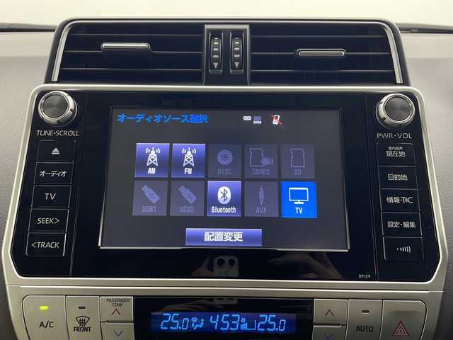 トヨタ ランドクルーザー プラド TX Lパッケージ 秋田県 2018(平30)年 2.8万km ホワイトパールクリスタルシャイン ４WD/純正ナビ【AM/FM/BT/CD/DVD】 /バックカメラ /フルセグTV/ETC2.0/ フロントモデリスタエアロ /サンルーフ /前席パワーシート /衝突被害軽減システム /フロントワイパーデアイサー /横滑り防止装置 /レーンキープアシスト/ヒルディセントコントロール/ダウンヒルアシストコントロール/スマートキー /プッシュスタート/オートエアコン/クリアランスソナー/クルーズコントロール/オートライト/ステアリングリモコン/電格ミラー/革巻きステアリング/ウィンカーミラー/純正フロアマット/ルーフレール/コーナーセンサー/フォグライト/保証書/取り扱い説明書