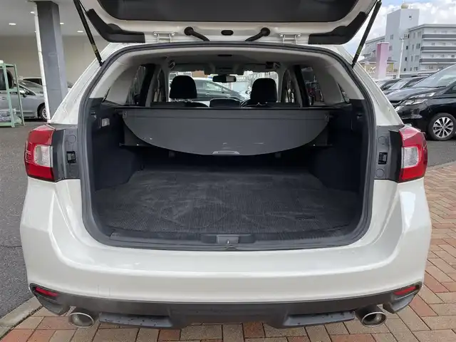 スバル レヴォーグ 1．6GTアイサイト スマートED 新潟県 2017(平29)年 10.9万km クリスタルホワイトP (株)IDOMが運営する【じしゃロン新潟店】の自社ローン対象車両になります。/こちらは現金ご利用時の価格です。自社ローンご希望の方は別途その旨お申付け下さい。/プッシュスタート/スマートキー/スペアキー１本付き/純正ナビ/Bluetooth接続可能/CD、DVD、AM、FM視聴可能/フルセグテレビ(走行時視聴可能)/バックカメラ/ETC/パワーシート(D席)/レーダークルーズコントロール/純正AW/純正LEDヘッドランプ/ウインカーミラー/本革巻きステアリング