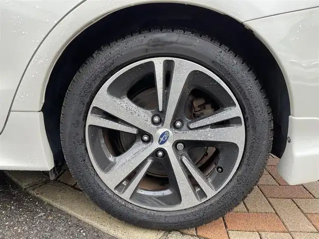 スバル レヴォーグ 1．6GTアイサイト スマートED 新潟県 2017(平29)年 10.9万km クリスタルホワイトP (株)IDOMが運営する【じしゃロン新潟店】の自社ローン対象車両になります。/こちらは現金ご利用時の価格です。自社ローンご希望の方は別途その旨お申付け下さい。/プッシュスタート/スマートキー/スペアキー１本付き/純正ナビ/Bluetooth接続可能/CD、DVD、AM、FM視聴可能/フルセグテレビ(走行時視聴可能)/バックカメラ/ETC/パワーシート(D席)/レーダークルーズコントロール/純正AW/純正LEDヘッドランプ/ウインカーミラー/本革巻きステアリング