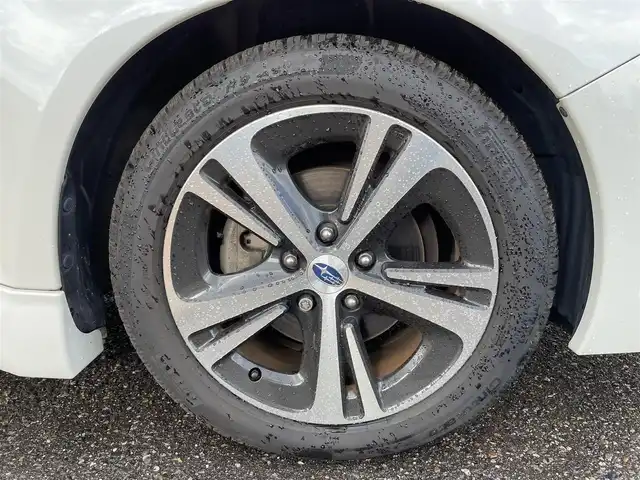 スバル レヴォーグ 1．6GTアイサイト スマートED 新潟県 2017(平29)年 10.9万km クリスタルホワイトP (株)IDOMが運営する【じしゃロン新潟店】の自社ローン対象車両になります。/こちらは現金ご利用時の価格です。自社ローンご希望の方は別途その旨お申付け下さい。/プッシュスタート/スマートキー/スペアキー１本付き/純正ナビ/Bluetooth接続可能/CD、DVD、AM、FM視聴可能/フルセグテレビ(走行時視聴可能)/バックカメラ/ETC/パワーシート(D席)/レーダークルーズコントロール/純正AW/純正LEDヘッドランプ/ウインカーミラー/本革巻きステアリング