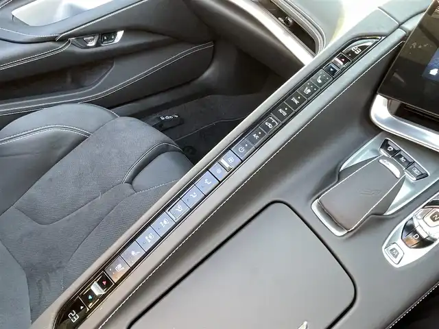 シボレー シボレー コルベット Z06 千葉県 2024(令6)年 0.3万km 赤 ワンオーナー/タルガトップ/トーチレッド/日本160台限定/フロントリフトハイトアジャスター/AppleCarPlay/AndroidAuto/Blue Tooth/クルコン/BSM/ヘッドアップディスプレイ/ステアリングヒーター/シートヒーター/エアシート/ETC/レーダー探知機/ドライブレコーダー/取説/保証書/スペアキー