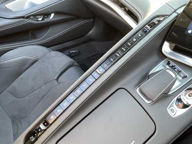 シボレー シボレー コルベット Z06 千葉県 2024(令6)年 0.3万km 赤 ワンオーナー/タルガトップ/トーチレッド/日本160台限定/フロントリフトハイトアジャスター/AppleCarPlay/AndroidAuto/Blue Tooth/クルコン/BSM/ヘッドアップディスプレイ/ステアリングヒーター/シートヒーター/エアシート/ETC/レーダー探知機/ドライブレコーダー/取説/保証書/スペアキー