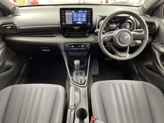 トヨタ ヤリス G 福島県 2022(令4)年 2.6万km ホワイトパールクリスタルシャイン /禁煙車//純正ディスプレイオーディオ/ナビ付・BT・USB・スマホ連動//クリアランスソナー//ドライブレコーダー//オートハイビーム//バックカメラ//ＥＴＣ//オートライト//カーテンエアバッグ//トヨタセーフティセンス//スマートキー//取扱説明書