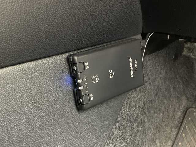 トヨタ ヤリス G 福島県 2022(令4)年 2.6万km ホワイトパールクリスタルシャイン /禁煙車//純正ディスプレイオーディオ/ナビ付・BT・USB・スマホ連動//クリアランスソナー//ドライブレコーダー//オートハイビーム//バックカメラ//ＥＴＣ//オートライト//カーテンエアバッグ//トヨタセーフティセンス//スマートキー//取扱説明書