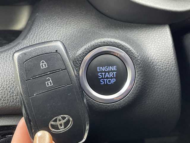 トヨタ ヤリス G 福島県 2022(令4)年 2.6万km ホワイトパールクリスタルシャイン /禁煙車//純正ディスプレイオーディオ/ナビ付・BT・USB・スマホ連動//クリアランスソナー//ドライブレコーダー//オートハイビーム//バックカメラ//ＥＴＣ//オートライト//カーテンエアバッグ//トヨタセーフティセンス//スマートキー//取扱説明書