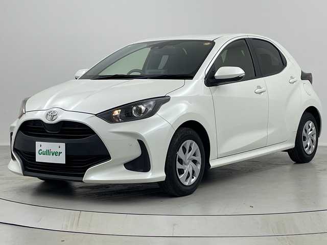 トヨタ ヤリス G 福島県 2022(令4)年 2.6万km ホワイトパールクリスタルシャイン /禁煙車//純正ディスプレイオーディオ/ナビ付・BT・USB・スマホ連動//クリアランスソナー//ドライブレコーダー//オートハイビーム//バックカメラ//ＥＴＣ//オートライト//カーテンエアバッグ//トヨタセーフティセンス//スマートキー//取扱説明書