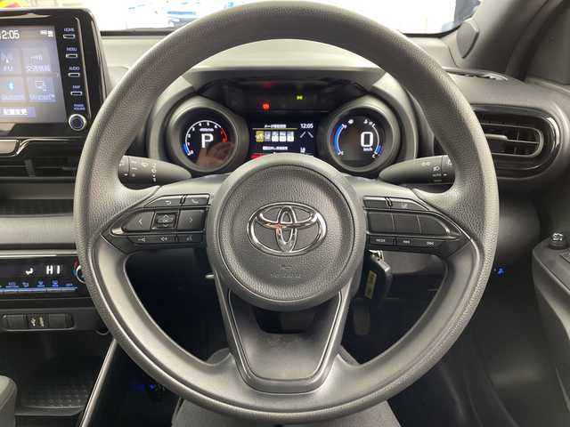 トヨタ ヤリス G 福島県 2022(令4)年 2.6万km ホワイトパールクリスタルシャイン /禁煙車//純正ディスプレイオーディオ/ナビ付・BT・USB・スマホ連動//クリアランスソナー//ドライブレコーダー//オートハイビーム//バックカメラ//ＥＴＣ//オートライト//カーテンエアバッグ//トヨタセーフティセンス//スマートキー//取扱説明書