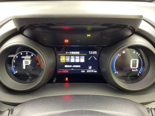 トヨタ ヤリス G 福島県 2022(令4)年 2.6万km ホワイトパールクリスタルシャイン /禁煙車//純正ディスプレイオーディオ/ナビ付・BT・USB・スマホ連動//クリアランスソナー//ドライブレコーダー//オートハイビーム//バックカメラ//ＥＴＣ//オートライト//カーテンエアバッグ//トヨタセーフティセンス//スマートキー//取扱説明書