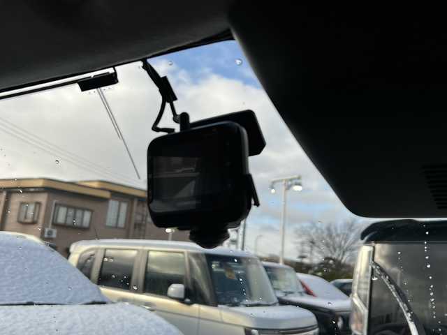 トヨタ ルーミー カスタムG 青森県 2021(令3)年 2.2万km パールホワイトⅢ ・4WD/・社外ナビ/・フルセグ/・CD/DVD/Bluetooth/・バックカメラ/・前後ドライブレコーダー/・衝突被害軽減ブレーキ/・レーンキープアシスト/・レーダークルーズコントロール/・オートマチックハイビーム/・オートライト/・LEDヘッドライト/・LEDフォグランプ/・両側パワースライドドア/・ETC/・コーナーセンサー/・横滑り防止装置/・純正フロアマット/・純正AW14インチ/・スマートキー