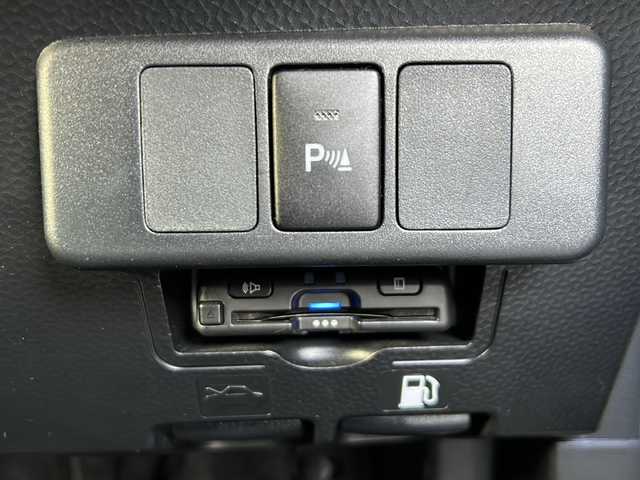 トヨタ ルーミー カスタムG 青森県 2021(令3)年 2.2万km パールホワイトⅢ ・4WD/・社外ナビ/・フルセグ/・CD/DVD/Bluetooth/・バックカメラ/・前後ドライブレコーダー/・衝突被害軽減ブレーキ/・レーンキープアシスト/・レーダークルーズコントロール/・オートマチックハイビーム/・オートライト/・LEDヘッドライト/・LEDフォグランプ/・両側パワースライドドア/・ETC/・コーナーセンサー/・横滑り防止装置/・純正フロアマット/・純正AW14インチ/・スマートキー