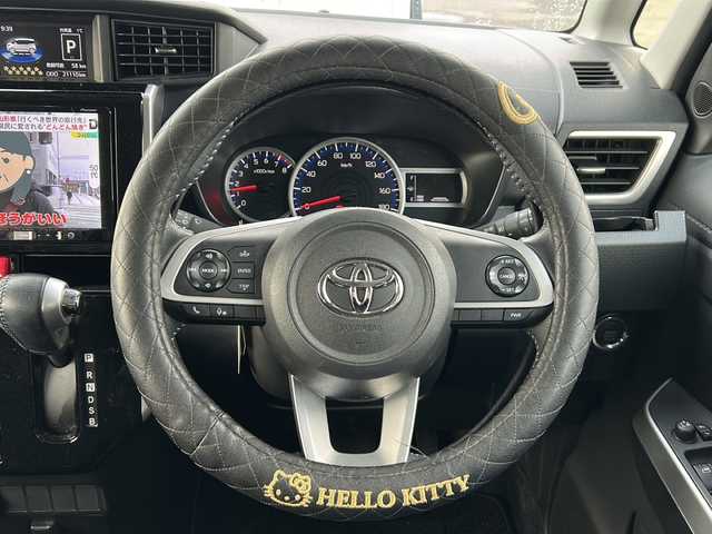 トヨタ ルーミー カスタムG 青森県 2021(令3)年 2.2万km パールホワイトⅢ ・4WD/・社外ナビ/・フルセグ/・CD/DVD/Bluetooth/・バックカメラ/・前後ドライブレコーダー/・衝突被害軽減ブレーキ/・レーンキープアシスト/・レーダークルーズコントロール/・オートマチックハイビーム/・オートライト/・LEDヘッドライト/・LEDフォグランプ/・両側パワースライドドア/・ETC/・コーナーセンサー/・横滑り防止装置/・純正フロアマット/・純正AW14インチ/・スマートキー