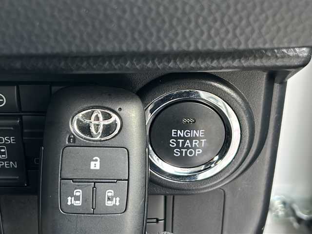 トヨタ ルーミー カスタムG 青森県 2021(令3)年 2.2万km パールホワイトⅢ ・4WD/・社外ナビ/・フルセグ/・CD/DVD/Bluetooth/・バックカメラ/・前後ドライブレコーダー/・衝突被害軽減ブレーキ/・レーンキープアシスト/・レーダークルーズコントロール/・オートマチックハイビーム/・オートライト/・LEDヘッドライト/・LEDフォグランプ/・両側パワースライドドア/・ETC/・コーナーセンサー/・横滑り防止装置/・純正フロアマット/・純正AW14インチ/・スマートキー