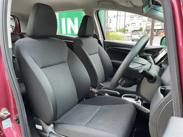ホンダ フィット 13G F 神奈川県 2019(平31)年 1.7万km ルージュアメジストM ワンオーナー/純正メモリナビ/　（CD・DVD・Bluetooth・USB）/バックカメラ/アダプティブクルーズコントロール/衝突被害軽減ブレーキ/アイドリングストップ/ビルトインETC/スマートキー/保証書/取扱説明書