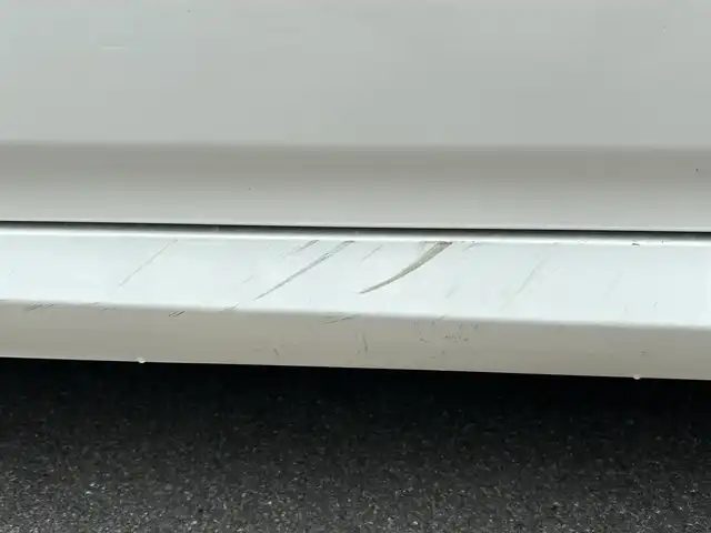 トヨタ クラウン ハイブリッド S 岡山県 2020(令2)年 6.6万km ホワイトパールクリスタルシャイン 登録時走行距離65112km/純正8インチナビ/フルセグTV/(AM.FM.CD.DVD.TV.BT)/アラウンドビューモニター/バックカメラ/ETC/ドライブレコーダー/シートヒーター/レーダークルーズコントロール/衝突軽減ブレーキ/レーンキープアシスト/クリアランスソナー/オートライト/オートマチックハイビーム/パーキングアシスト/18インチ純正AW/純正フロアマット