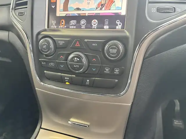 クライスラー・ジープ ジープ グランドチェロキー ラレード 京都府 2015(平27)年 7.2万km 白 純正メモリーナビ、地デジ、Bluetooth/バックカメラ/パドルシフト/前席パワーシート/USB端子、AUX端子/オートライト/ディスチャージ/クルーズコントロール/ETC/ドライブレコーダー