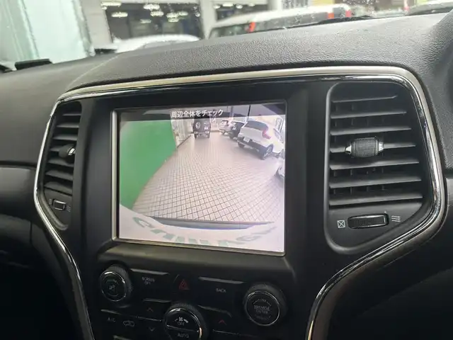 クライスラー・ジープ ジープ グランドチェロキー ラレード 京都府 2015(平27)年 7.2万km 白 純正メモリーナビ、地デジ、Bluetooth/バックカメラ/パドルシフト/前席パワーシート/USB端子、AUX端子/オートライト/ディスチャージ/クルーズコントロール/ETC/ドライブレコーダー