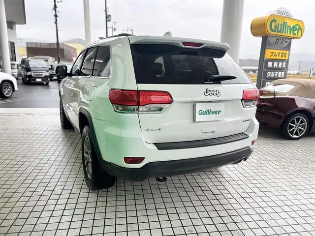 クライスラー・ジープ ジープ グランドチェロキー ラレード 京都府 2015(平27)年 7.2万km 白 純正メモリーナビ、地デジ、Bluetooth/バックカメラ/パドルシフト/前席パワーシート/USB端子、AUX端子/オートライト/ディスチャージ/クルーズコントロール/ETC/ドライブレコーダー