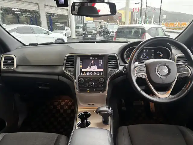 クライスラー・ジープ ジープ グランドチェロキー ラレード 京都府 2015(平27)年 7.2万km 白 純正メモリーナビ、地デジ、Bluetooth/バックカメラ/パドルシフト/前席パワーシート/USB端子、AUX端子/オートライト/ディスチャージ/クルーズコントロール/ETC/ドライブレコーダー