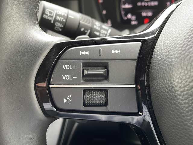 ホンダ ステップワゴン 長野県 2022(令4)年 1.3万km パール 福祉車両　/両側電動ドア　/電動リアゲート　/プッシュスタート　/寒冷地仕様　/後席エアコン　/追従クルーズコントロール　/Bluetooth　/後席モニター　/ＵＳＢ入力端子　/バックカメラ　/フルセグTV　/ドラレコ/三列シート/ウォークスルー/ハーフレザーシート/レーンキープアシスト/衝突被害軽減装置/純正アルミ冬タイヤ車載/前後コーナーセンサー