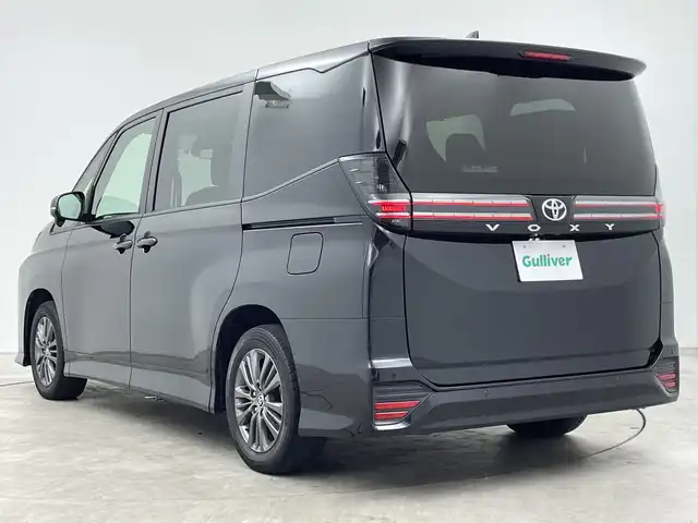 トヨタ ヴォクシー S－G 三重県 2022(令4)年 4.8万km アティチュードブラックマイカ 禁煙車/純正８型ディスプレイオーディオ/ナビ付/BT/USB/スマホ連動/両側パワースライドドア（ハンズフリー）/シートヒーター/ナノイーエアコン/クリアランスソナー/レーダークルーズコントロール/バックカメラ/オートハイビーム/電動パーキングブレーキ/オートホールド/純正LEDライト/取説・保証書