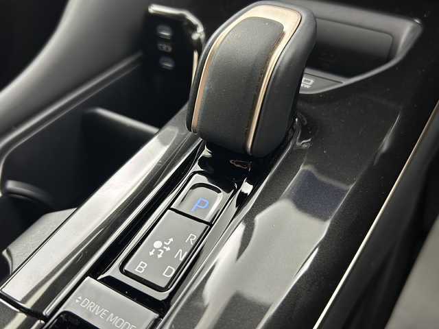トヨタ クラウン スポーツ Z 大阪府 2023(令5)年 2.4万km プレシャスホワイトパール メモリーナビ（TVフルセグ）走行中視聴可能/クルーズコントロール 追従走行あり/車外カメラ　全方位/電動リアゲート/ドライブレコーダー/ETC2.0/パワーシート/レザーシート/シートヒーター/エアシート/ガラスルーフ/LEDヘッドライト/コーナーセンサー/デジタルインチミラー/ワイヤレス充電器/ブラインドスポットモニター