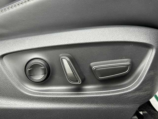 トヨタ クラウン スポーツ Z 大阪府 2023(令5)年 2.4万km プレシャスホワイトパール メモリーナビ（TVフルセグ）走行中視聴可能/クルーズコントロール 追従走行あり/車外カメラ　全方位/電動リアゲート/ドライブレコーダー/ETC2.0/パワーシート/レザーシート/シートヒーター/エアシート/ガラスルーフ/LEDヘッドライト/コーナーセンサー/デジタルインチミラー/ワイヤレス充電器/ブラインドスポットモニター