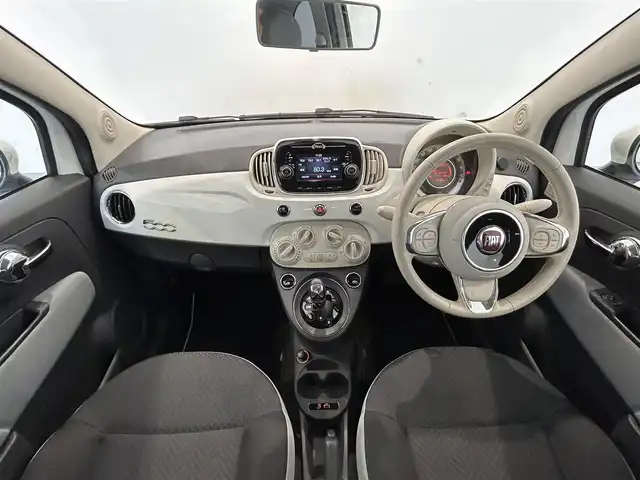 フィアット ５００ 熊本県 2017(平29)年 4.9万km ボサノバホワイト ・特別仕様車/スーパーポップ/・ディスプレイオーディオ/Ｂｌｕｅｔｏｏｔｈ/ＡＵＸ/ＵＳＢ/・ＥＴＣ/・純正ホイールキャップ/・走行モード/エコモード/シティモード(坂道発進アシスト)/・スペアタイヤ/・ボサノバホワイト