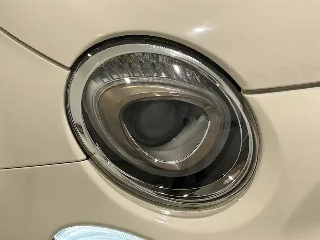 フィアット ５００ 熊本県 2017(平29)年 4.9万km ボサノバホワイト ・特別仕様車/スーパーポップ/・ディスプレイオーディオ/Ｂｌｕｅｔｏｏｔｈ/ＡＵＸ/ＵＳＢ/・ＥＴＣ/・純正ホイールキャップ/・走行モード/エコモード/シティモード(坂道発進アシスト)/・スペアタイヤ/・ボサノバホワイト