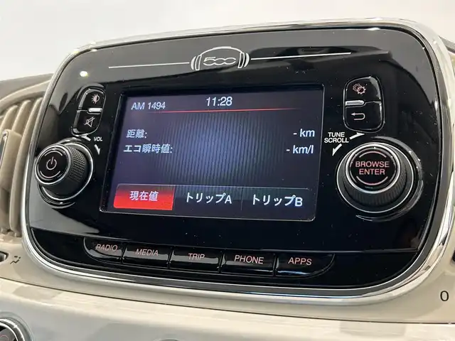 フィアット ５００ 熊本県 2017(平29)年 4.9万km ボサノバホワイト ・特別仕様車/スーパーポップ/・ディスプレイオーディオ/Ｂｌｕｅｔｏｏｔｈ/ＡＵＸ/ＵＳＢ/・ＥＴＣ/・純正ホイールキャップ/・走行モード/エコモード/シティモード(坂道発進アシスト)/・スペアタイヤ/・ボサノバホワイト