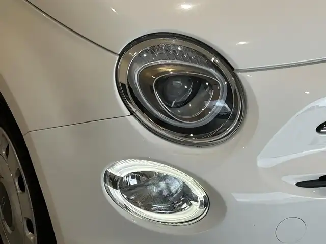 フィアット ５００ 熊本県 2017(平29)年 4.9万km ボサノバホワイト ・特別仕様車/スーパーポップ/・ディスプレイオーディオ/Ｂｌｕｅｔｏｏｔｈ/ＡＵＸ/ＵＳＢ/・ＥＴＣ/・純正ホイールキャップ/・走行モード/エコモード/シティモード(坂道発進アシスト)/・スペアタイヤ/・ボサノバホワイト