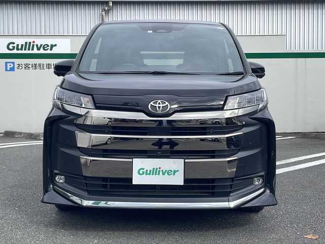 トヨタ ノア S－Z 東京都 2023(令5)年 2万km アティチュードブラックマイカ Toyota Safety Sense/メモリナビ/フルセグテレビ/パノラミックビューモニター/アドバンスドパーク/プッシュスタート/両側パワースライドドア/ハーフレザーシート/ETC2.0/純正17インチアルミ