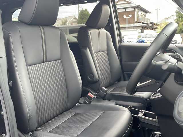 トヨタ ノア S－Z 東京都 2023(令5)年 2万km アティチュードブラックマイカ Toyota Safety Sense/メモリナビ/フルセグテレビ/パノラミックビューモニター/アドバンスドパーク/プッシュスタート/両側パワースライドドア/ハーフレザーシート/ETC2.0/純正17インチアルミ