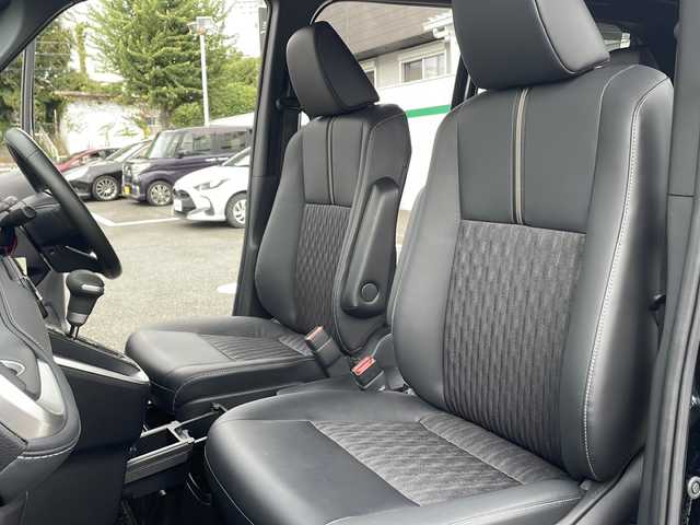 トヨタ ノア S－Z 東京都 2023(令5)年 2万km アティチュードブラックマイカ Toyota Safety Sense/メモリナビ/フルセグテレビ/パノラミックビューモニター/アドバンスドパーク/プッシュスタート/両側パワースライドドア/ハーフレザーシート/ETC2.0/純正17インチアルミ