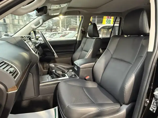 トヨタ ランドクルーザー プラド TX Lパッケージ マットブラED 香川県 2023(令5)年 1.7万km ブラック ワンオーナー/純正9インチナビ/フルセグ/CD/DVD/Bluetooth/バックカメラ/サンルーフ/黒革シート/前席パワーシート/シートヒータ―/シートベンチレーション/純正18インチアルミ/トヨタセーフティセンス/クリアランスソナー/レーダークルーズ/3列目電動格納シート/ビルトイETC