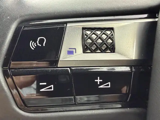 ＤＳオートモビル ＤＳ７ クロスバック グランシック ブルーHDi 愛知県 2019(令1)年 6.2万km ノアールペルラネラ サンルーフ/純正ナビ/　・フルセグTV/　・AM/FM/　・Bluetooth /　・USB/　・iPod/BRM製アナログ時計/アダプティブクルーズコントロール/レーンキープアシスト/ブラインドスポットアシスト/レザーシート/パワーシート/シートヒーター/シートクーラー/本革ステアリング/パワーバックドア/純正20インチAW/ETC/スマートキー