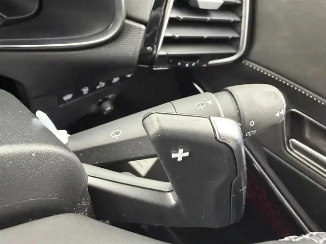 ＤＳオートモビル ＤＳ７ クロスバック グランシック ブルーHDi 愛知県 2019(令1)年 6.2万km ノアールペルラネラ サンルーフ/純正ナビ/　・フルセグTV/　・AM/FM/　・Bluetooth /　・USB/　・iPod/BRM製アナログ時計/アダプティブクルーズコントロール/レーンキープアシスト/ブラインドスポットアシスト/レザーシート/パワーシート/シートヒーター/シートクーラー/本革ステアリング/パワーバックドア/純正20インチAW/ETC/スマートキー