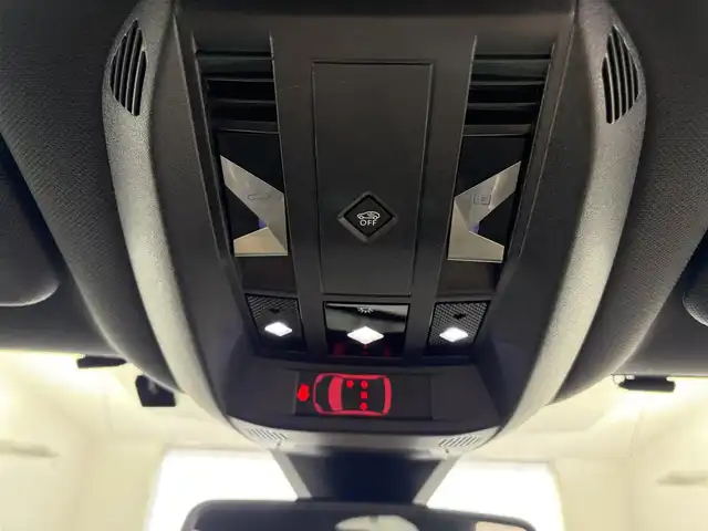 ＤＳオートモビル ＤＳ７ クロスバック グランシック ブルーHDi 愛知県 2019(令1)年 6.2万km ノアールペルラネラ サンルーフ/純正ナビ/　・フルセグTV/　・AM/FM/　・Bluetooth /　・USB/　・iPod/BRM製アナログ時計/アダプティブクルーズコントロール/レーンキープアシスト/ブラインドスポットアシスト/レザーシート/パワーシート/シートヒーター/シートクーラー/本革ステアリング/パワーバックドア/純正20インチAW/ETC/スマートキー