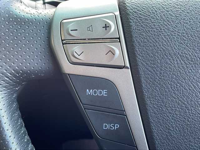 トヨタ アルファード 240S 岐阜県 2013(平25)年 7.6万km ホワイトパールクリスタルシャイン 禁煙車/アルパインナビ/フルセグTV/モデリスタエアロ/クリアランスソナー/両側パワースライドドア/フリップダウンモニター/前後コーナーセンサー/nanoe/3列シート/オットマン/カーテンエアバッグ/前後ドライブレコーダー/ビルトインETC/ローダウン/LEDウェルカムライト/社外マフラーカッター/純正アルミホイール/純正フロアマット/ドアバイザー/プッシュスタート/スマートキー/スペアキー/純正積込