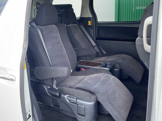 トヨタ アルファード 240S 岐阜県 2013(平25)年 7.6万km ホワイトパールクリスタルシャイン 禁煙車/アルパインナビ/フルセグTV/モデリスタエアロ/クリアランスソナー/両側パワースライドドア/フリップダウンモニター/前後コーナーセンサー/nanoe/3列シート/オットマン/カーテンエアバッグ/前後ドライブレコーダー/ビルトインETC/ローダウン/LEDウェルカムライト/社外マフラーカッター/純正アルミホイール/純正フロアマット/ドアバイザー/プッシュスタート/スマートキー/スペアキー/純正積込