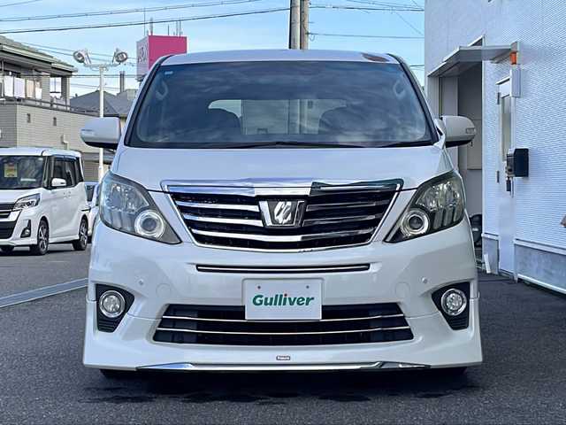 トヨタ アルファード 240S 岐阜県 2013(平25)年 7.6万km ホワイトパールクリスタルシャイン 禁煙車/アルパインナビ/フルセグTV/モデリスタエアロ/クリアランスソナー/両側パワースライドドア/フリップダウンモニター/前後コーナーセンサー/nanoe/3列シート/オットマン/カーテンエアバッグ/前後ドライブレコーダー/ビルトインETC/ローダウン/LEDウェルカムライト/社外マフラーカッター/純正アルミホイール/純正フロアマット/ドアバイザー/プッシュスタート/スマートキー/スペアキー/純正積込